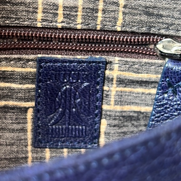 TUSK NAVY AND GOLD LEATHER BAG - Picture 9 of 16